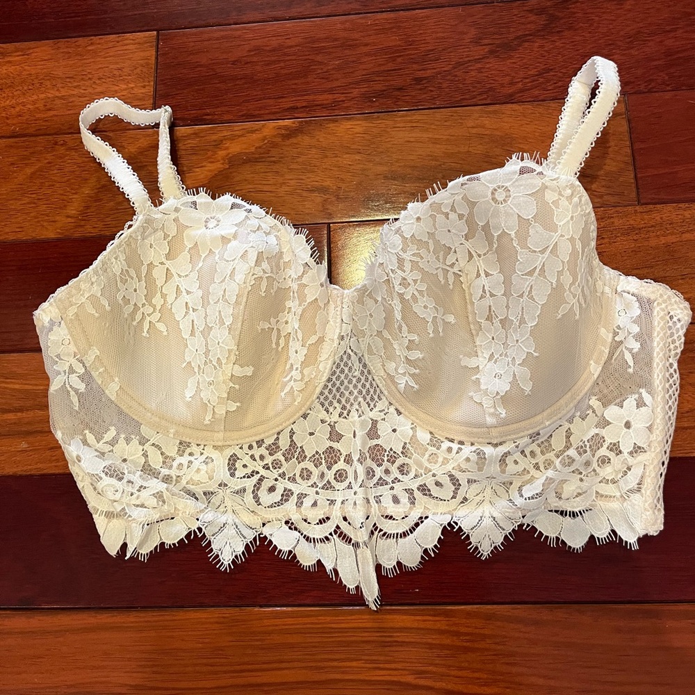 Victoria’s Secret Lace and Mesh Lined Bra/Bustier